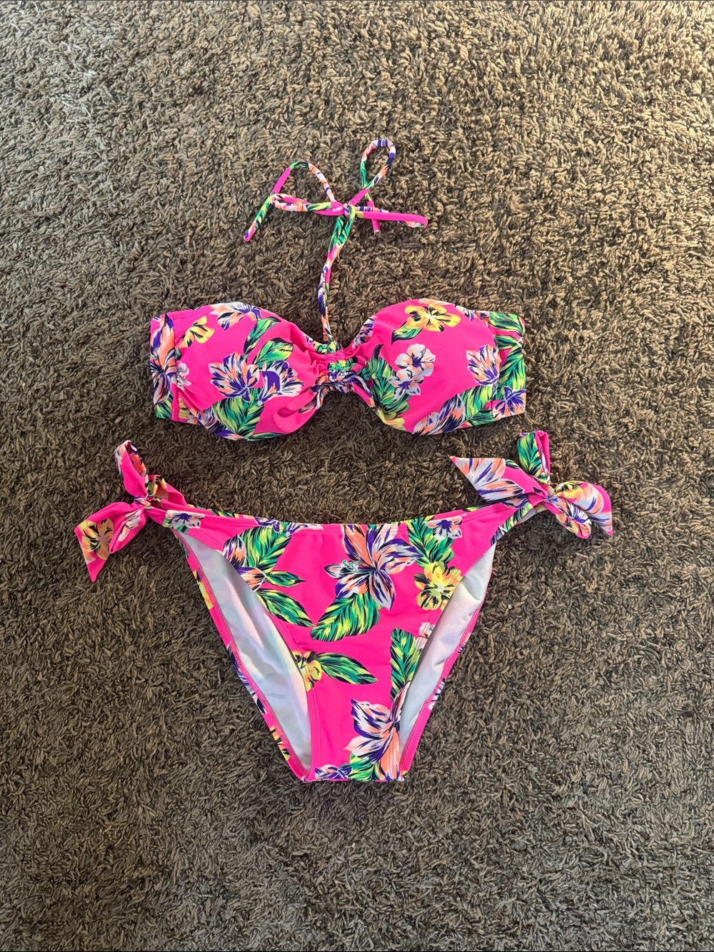 New floral bikini with cute tie detail
